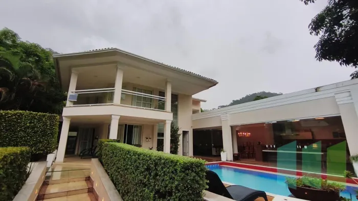 Casa Duplex - 520 m² - Fradinhos - Vitória/ES