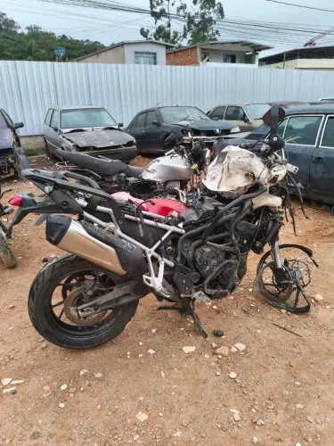 Tiger 900 GT 2021 - retirada de peças 