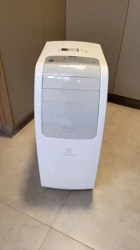 Ar-condicionado portátil Electrolux - Quente e frio - Com controle remoto