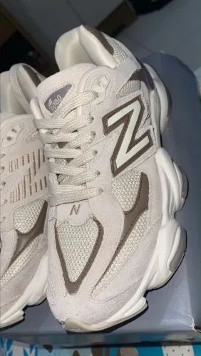 Tênis New Balance 9060