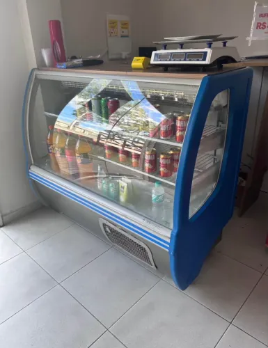 Geladeira expositora