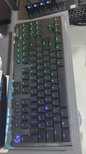 Teclado Gamer Logitech G 915 TKL