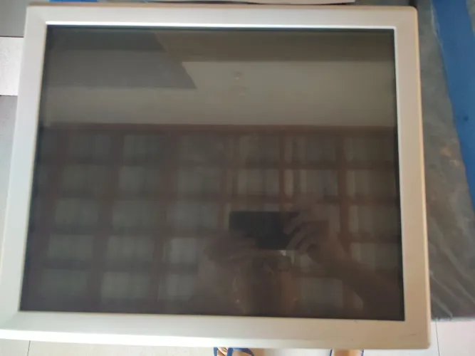 Monitor elo touch 19 polegadas sem pé base 