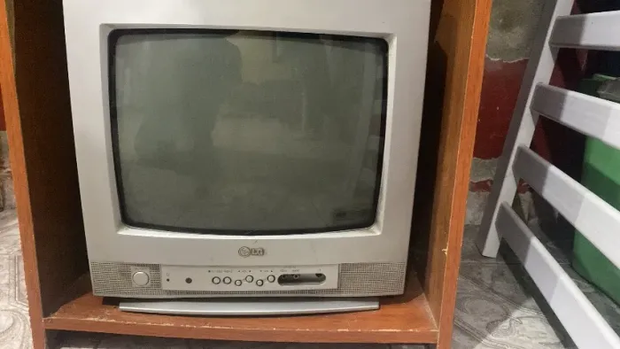 TV LG De TUBO 14 POLEGADAS FUNCIONA