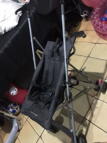 Carrinho de passeio MULTIKIDS pequeno preto