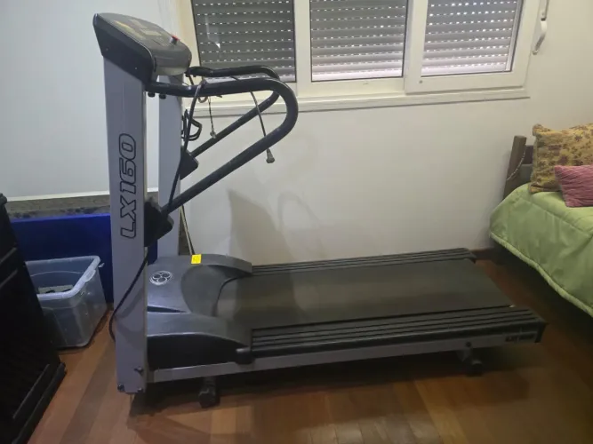 Esteira Ergométrica Movement LX160 G2