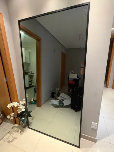Espelho fumê com moldura preta