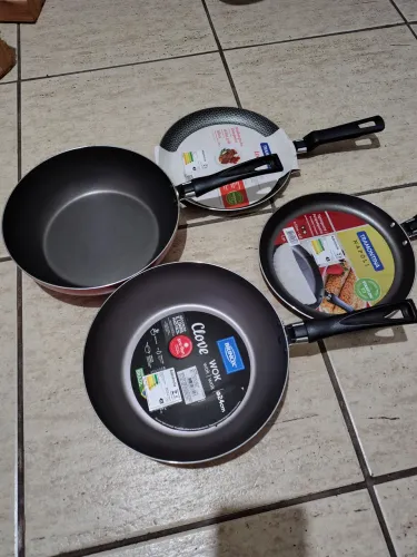 Conjunto de frigideira e wok