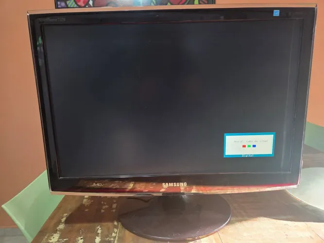 Monitor Samsung SyncMaster T220 22" LCD - 