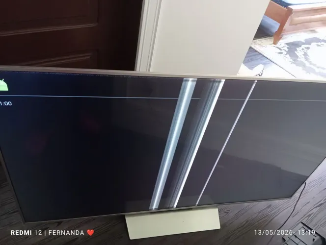 Tv com defoito pra retiradas de peças 