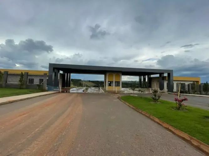 Excelente oportunidade, lote em condomínio fechado, Go020, 1.052 m2, 15 min do Shopping Fl