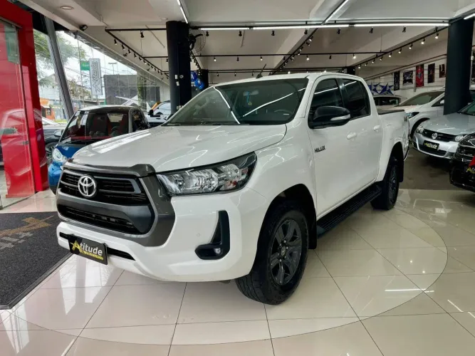 Toyota Hilux CD SR 4X4 2.8 TDI Diesel Aut. 2024