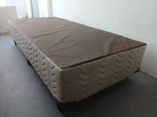 CAMA BOX SOLTEIRO (sem colchão)  SEMINOVO 150,00