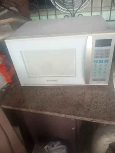 forno microondas funcionando. Negociável!