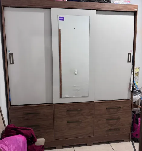 Guarda-roupa 