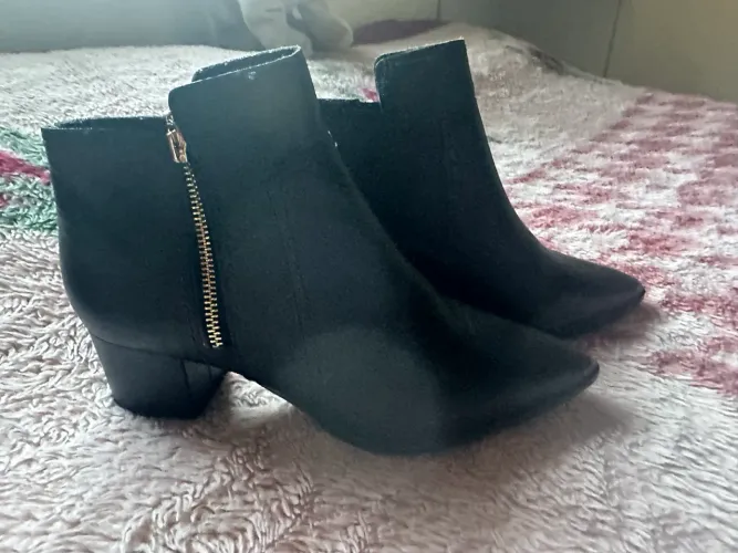 Vendo bota cano curto 