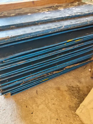 Vendo 50 folhas de maderite Plastificado