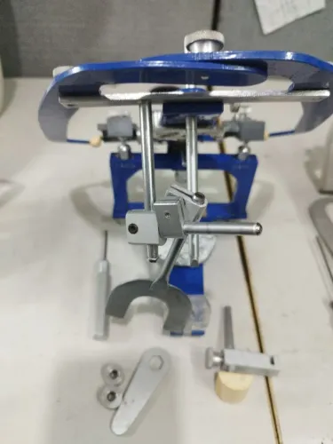 Articulador Gnatus 8600 Odontológico 