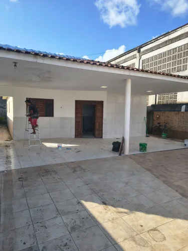 Aluga-se casa centro de Santa Rita