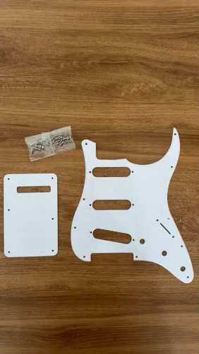 Kit Escudo Stratocaster Adaptado Tagima (encaixe perfeito em Tagimas)