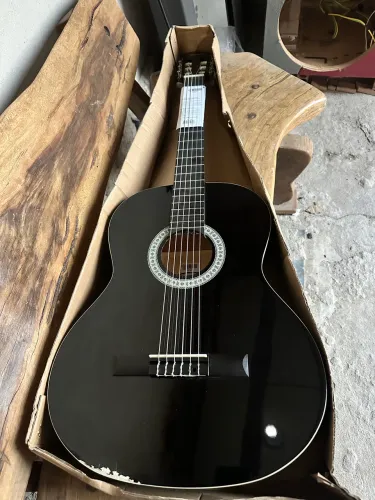 Vendo violão Giannini , novo , nunca usado