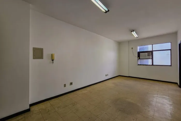 Sala para alugar no Santo Agostinho