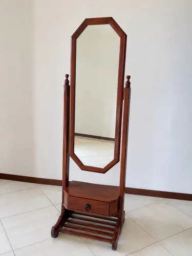 Espelho de Piso em Madeira Maciça com Gaveta