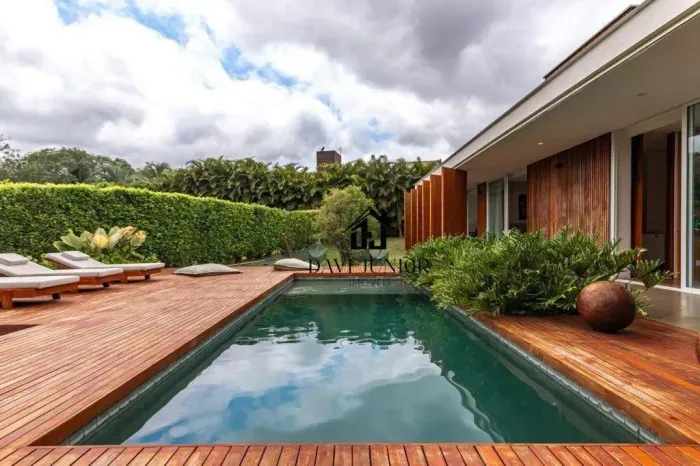 Casa com 3 suítes sendo 1 master à venda, 448 m² por R$ 6.400.000 - Condomínio Lago Azul -