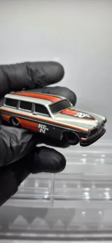 Hot wheels premium - Volvo P220 Amazon Estate