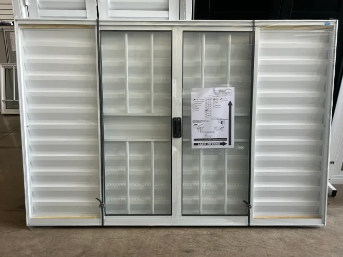 VENEZIANA JANELA DE QUARTO 6 FOLHAS COM GRADE ALUMÍNIO BRANCO MODULAR