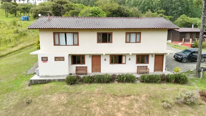 Propriedade Completa com Lago, Piscina e Cabanas Um Verdadeiro Refúgio em Urubici