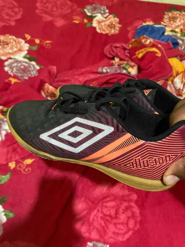 Tênis umbro futsal
