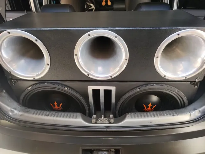 Som automotivo