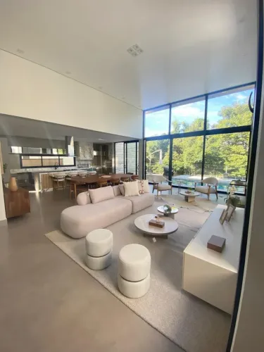 Maravilhosa casa Térrea para venda com 235 metros quadrados com 3 quartos - Alphaville - V