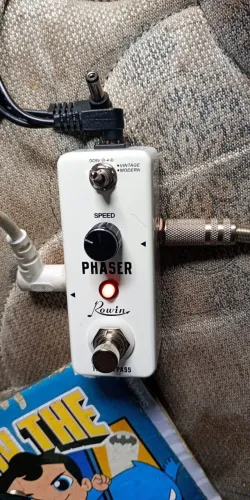 Pedal Phaser da Rowin excelente 