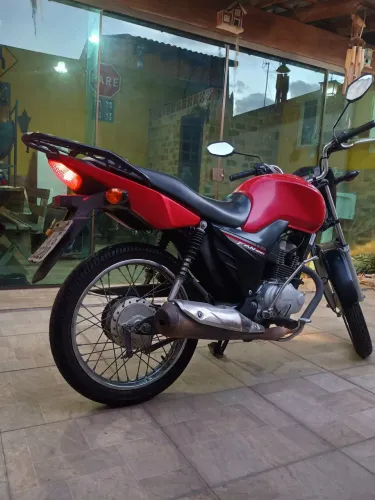 Moto muito intera, de único dono, ac cartão ? de crédito até 18x,