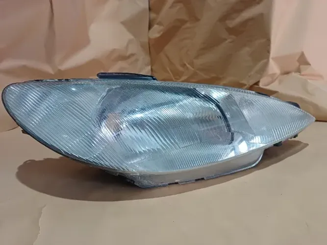 Farol Dianteiro Direito Peugeot 206 1999/2004 Original