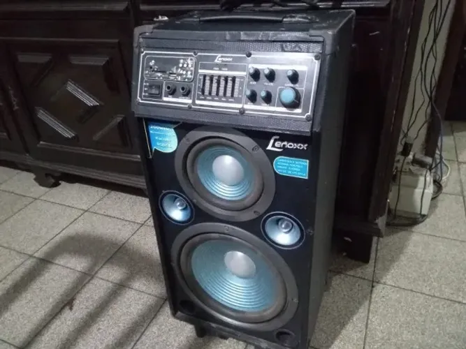 CAIXA AMPLIFICADA LENOXX AC-316 200WATTS USADA