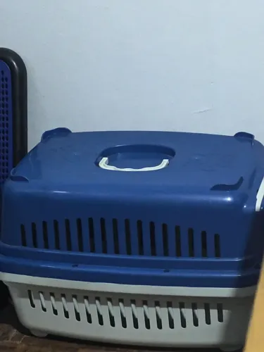 Vendo caixa de carregar animais