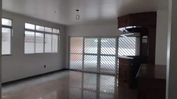 Casa 4 Quartos para Aluguel na Ponta da Praia, Santos Frente, Piscina e Espaço Gourmet
