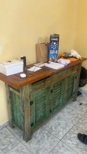 Móvel antigo, madeira maciça 