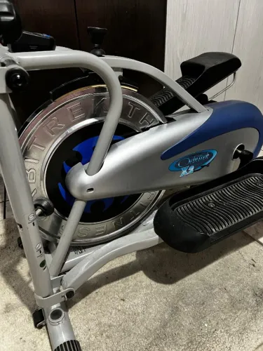 Elíptico aparelho simulador de caminhada semi novo profissional 