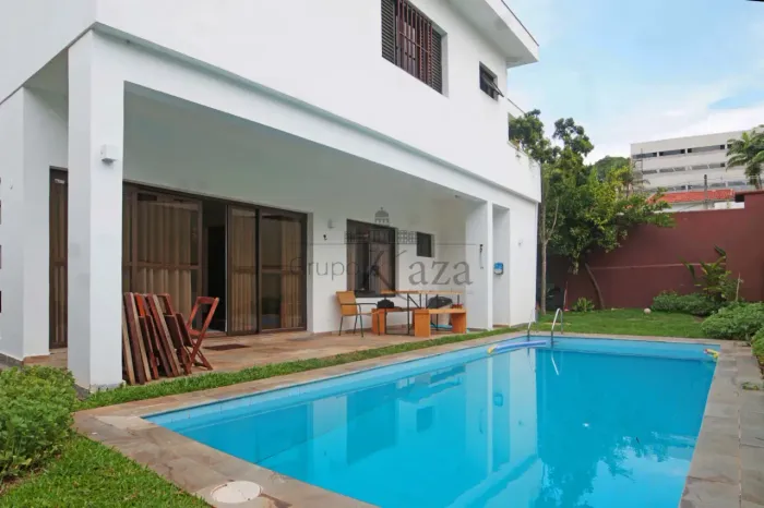 Casa - Real Parque - 4 Dormitório - 460m².