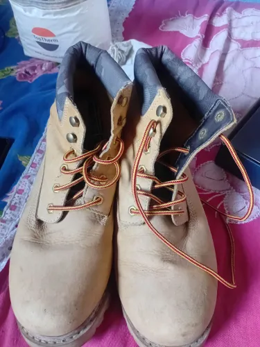 Bota de couro