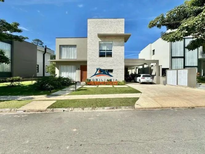Impressionante Casa em Condomínio à Venda em Cotia-SP - 3 Quartos, 3 Suítes, 5 Salas e 4 V