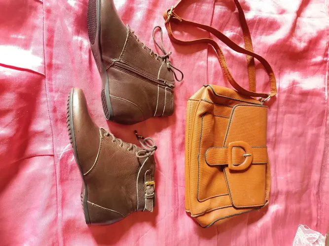 vende-se um conjunto de nota e bolsa 