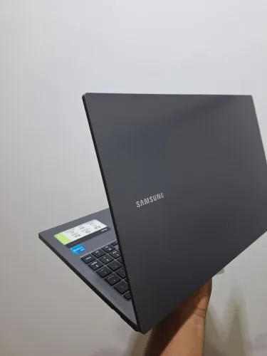 Notebook Samsung Core i3 3.00Ghz 11 geração,Full HD,8Gb RAM, SSD 256Gb