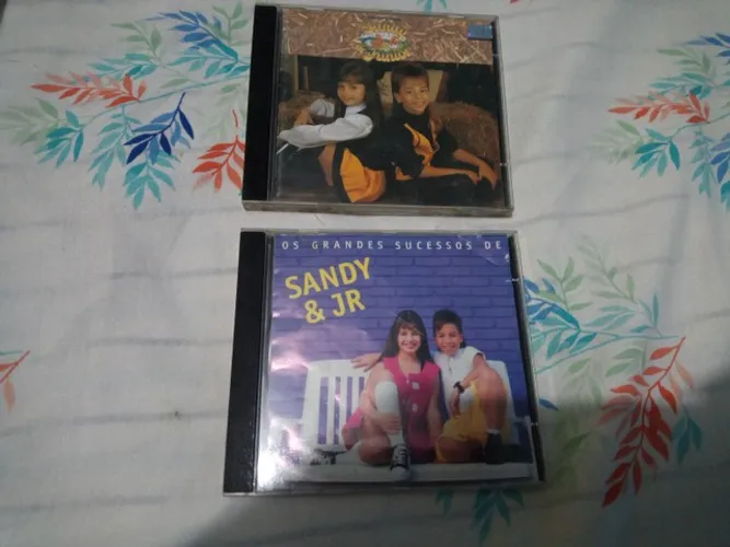Lote com 2 CDs Sandy e Junior