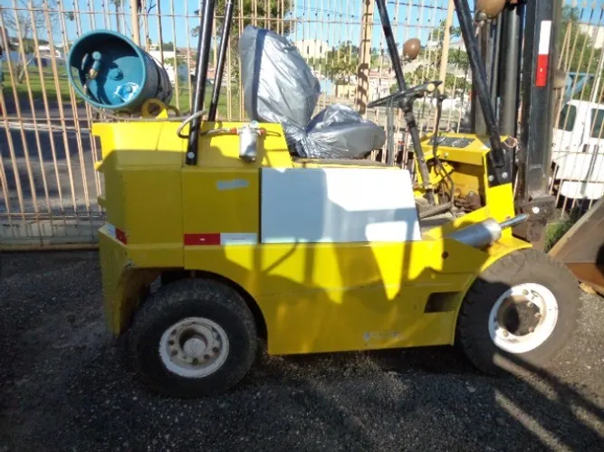 empilhadeira yale para 2.500kilos ano 83 em excelente estado
