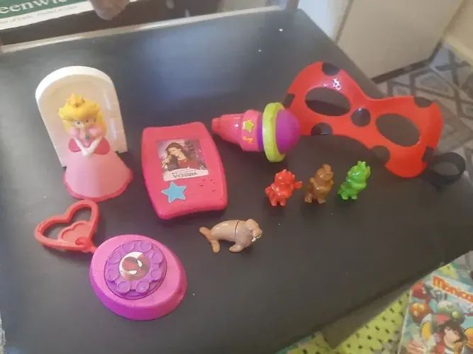 Kit de brinquedos mc Donald feliz